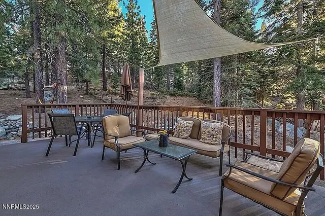 $1,290,000 | 692 Highway 207, Stateline, NV 89449