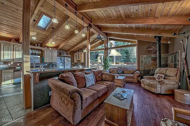 $1,290,000 | 692 Highway 207, Stateline, NV 89449