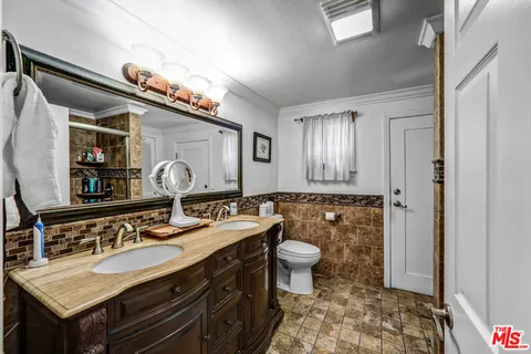 $1,195,000 | 10205 Fairgrove Avenue, Tujunga, CA 91042