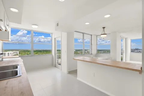 $175,000 | 18011 Biscayne Boulevard, Unit 17041, Aventura, FL 33160