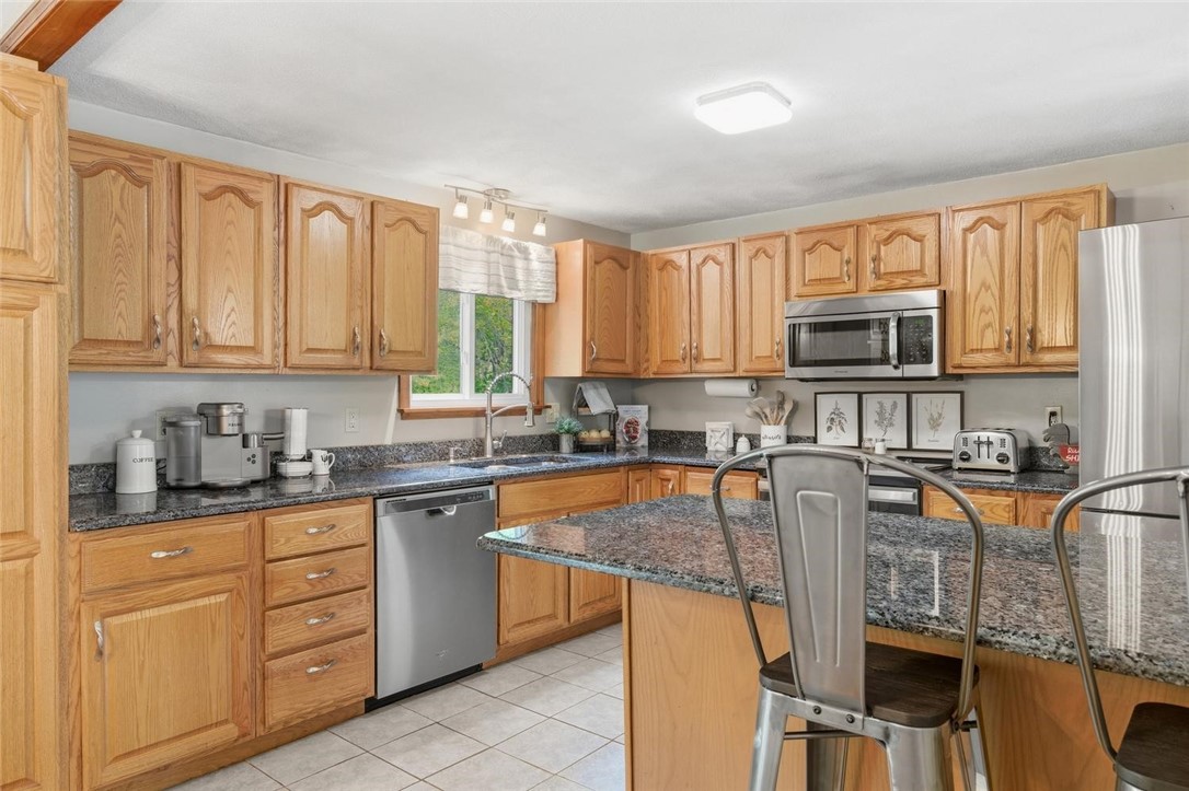 5 Dongay Road Smithfield, RI 02917 - Photo 9 of 48