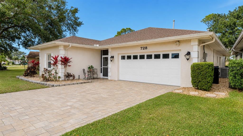728 Canberra Road Winter Haven, FL 33884 - Photo 3 of 40