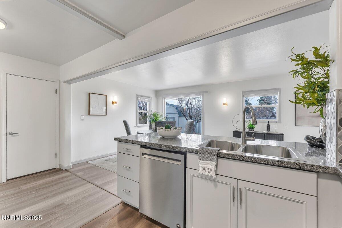 1155 Wesley Drive Reno, NV 89503 - Photo 17 of 53 1155 Wesley Dr Reno NV 89503 17 of 45