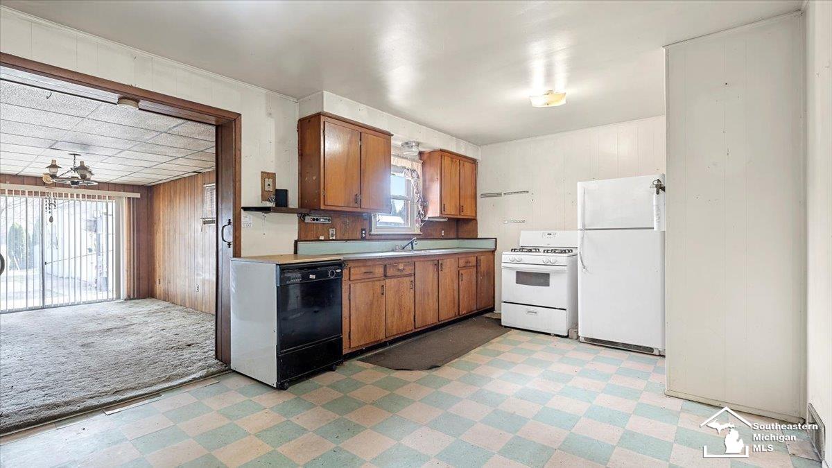 10075 Holland Road Taylor, MI 48180 - Photo 11 of 37 50170302-d6e0c1cb-fb36-471d-aa96-73800226998b.JPG
