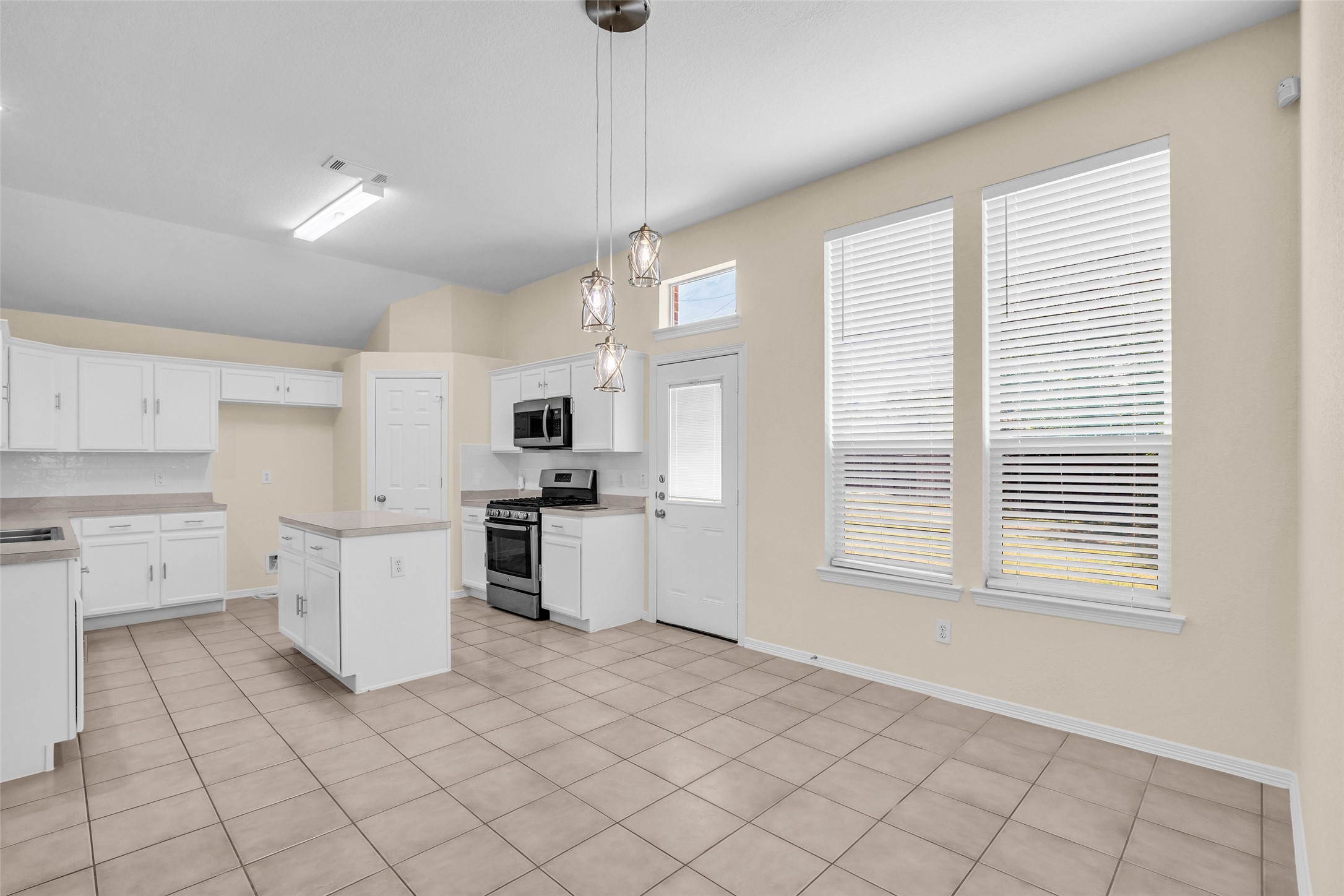 6003 Decker Ridge Court Katy, TX 77449 - Photo 14 of 25 Gallery Image 14