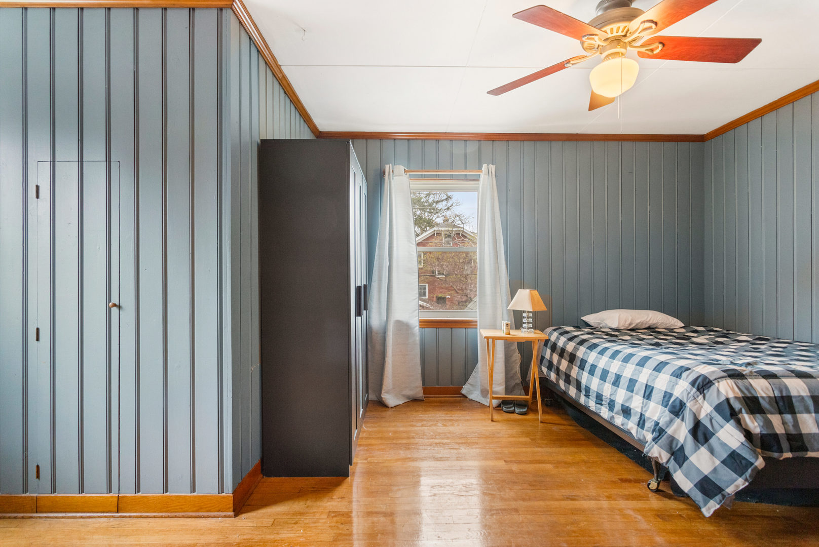 901 West Green Street Champaign, IL 61821 - Photo 22 of 36 a bedroom with a bed and a window