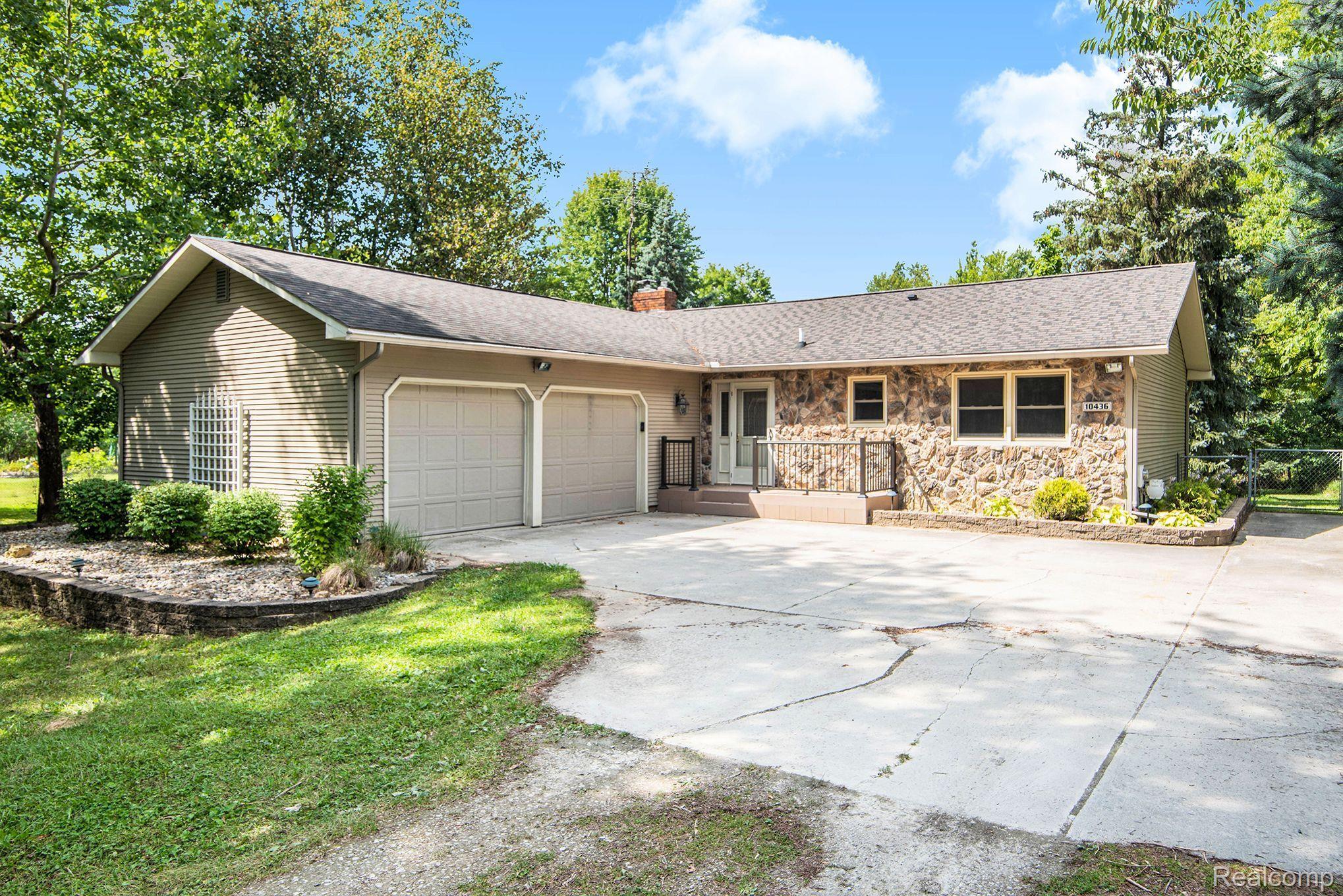 10436 Halsey Road Grand Blanc, MI 48439 - Photo 2 of 37 Gallery Image 2