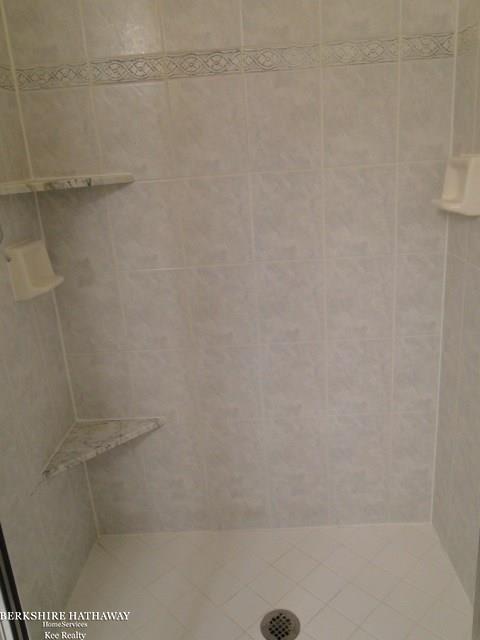 28305 Katie Road New Baltimore, MI 48047 - Photo 15 of 55 31272470-14.JPG