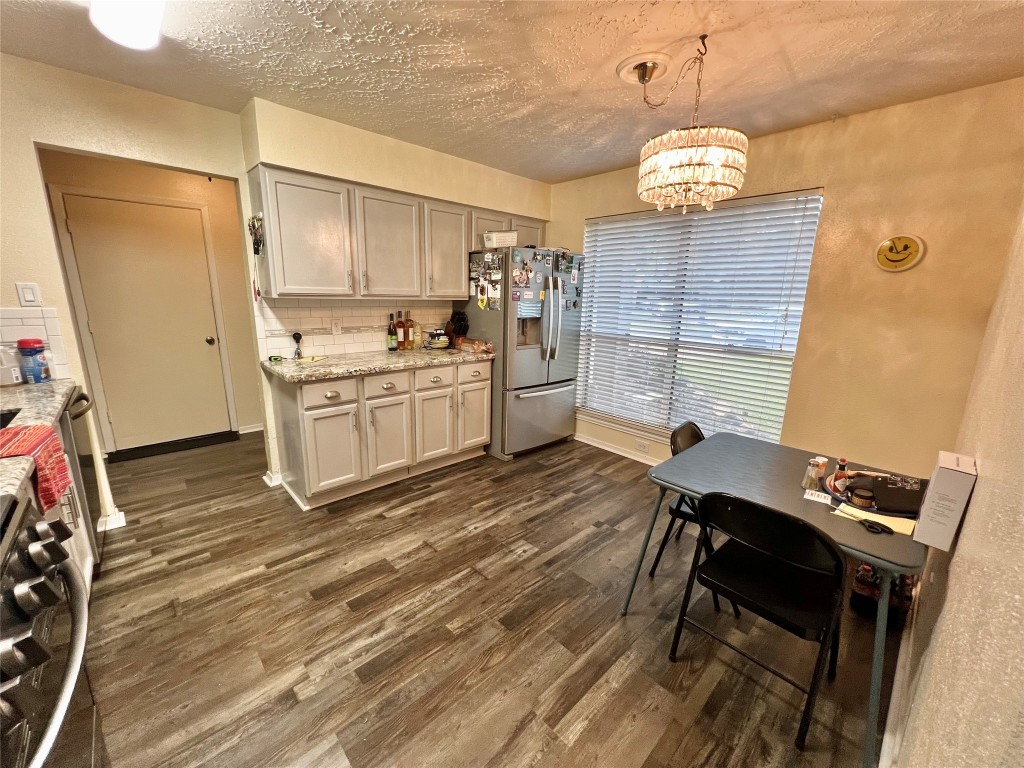 104 Trail Ride Road Angleton, TX 77515 - Photo 4 of 26