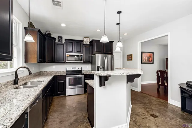 $567,000 | 9839 Byrnes Road, St. Francisville, LA 70775