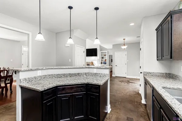 $550,000 | 9839 Byrnes Road, St. Francisville, LA 70775