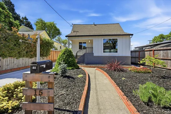 $779,000 | 15 Ward Street, Healdsburg, CA 95448