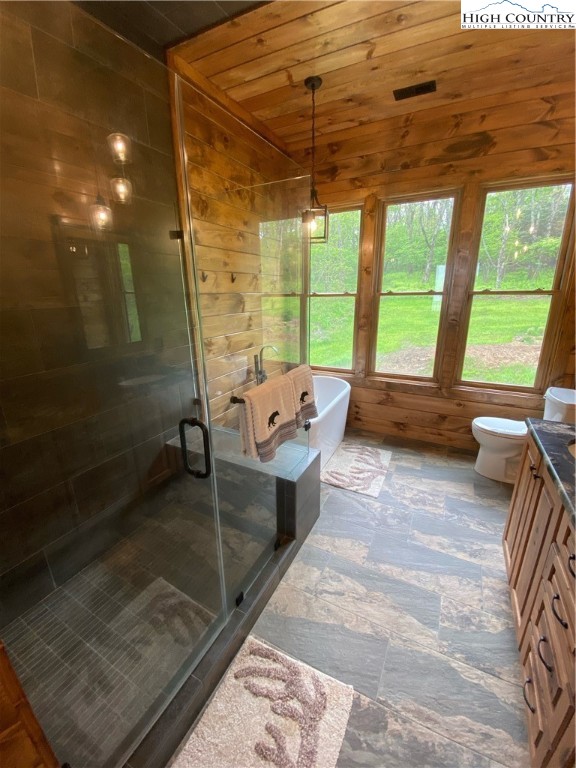 543 Broken Arrow Trail Boone, NC 28607 - Photo 24 of 35 a living room with a bath tub