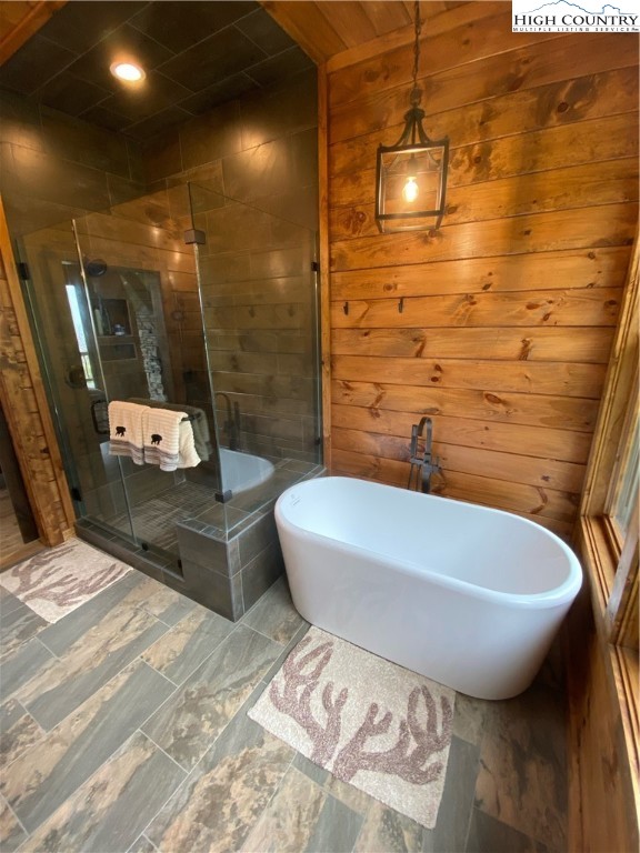 543 Broken Arrow Trail Boone, NC 28607 - Photo 26 of 35 a view of a bathtub in bathroom and bathroom