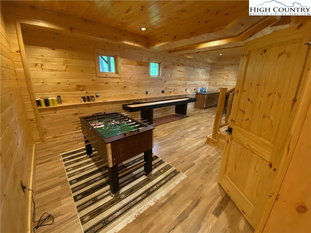 543 Broken Arrow Trail Boone, NC 28607 - Photo 6 of 35 a kitchen with stainless steel appliances a stove a sink and cabinets