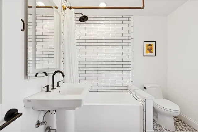 $525,000 | 275 West North Avenue, Elmhurst, IL 60126