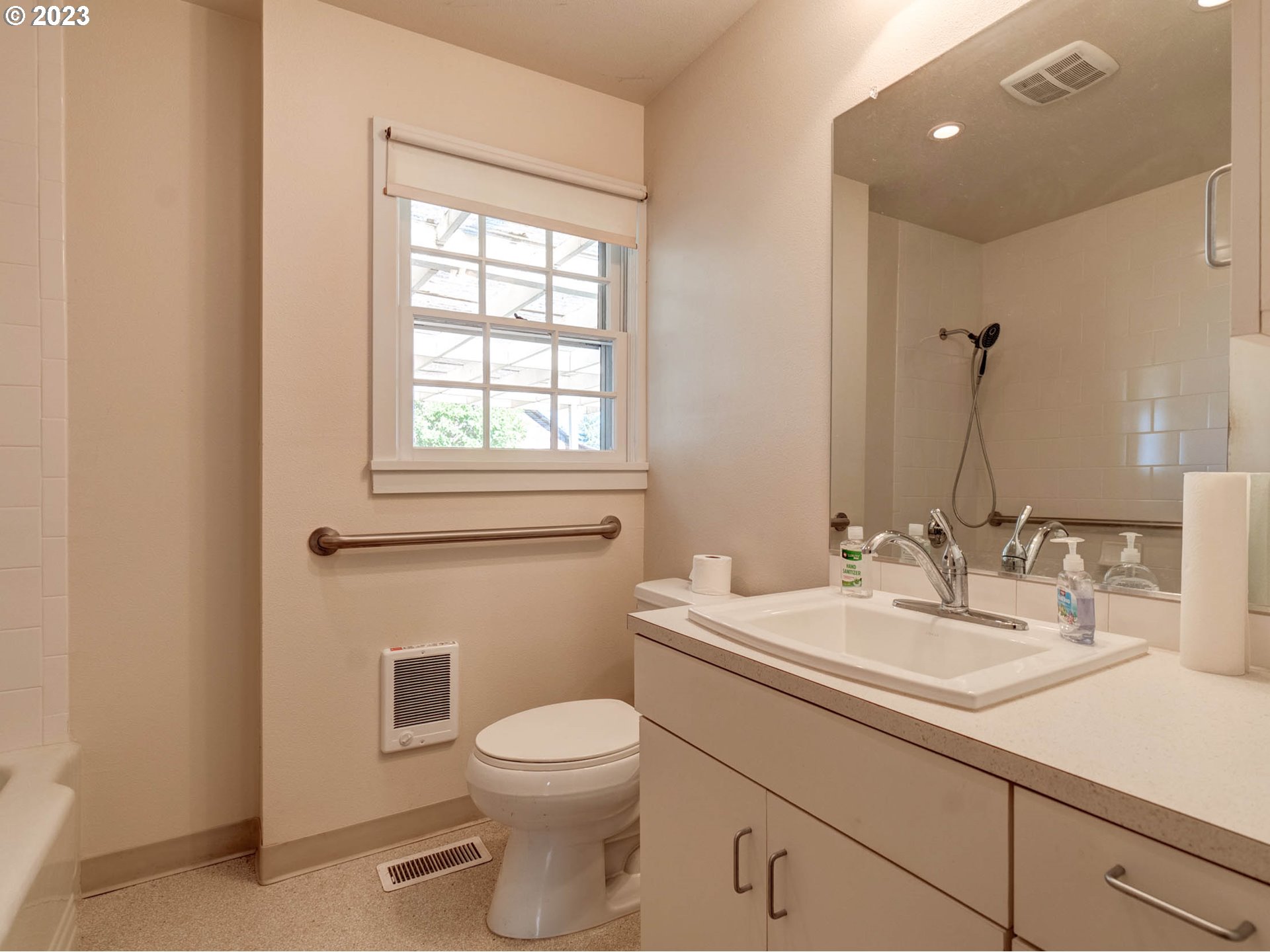 31515 Southwest Simpson Road Cornelius, OR 97113 - Photo 18 of 38 a bathroom with a toilet a sink and mirror