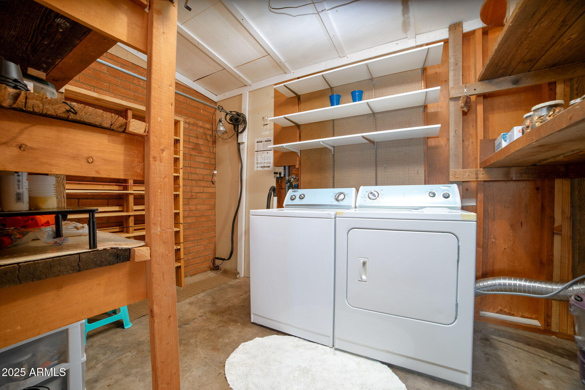 417 West Sunset Drive Mammoth, AZ 85618 - Photo 27 of 35 a utility room with dryer and washer