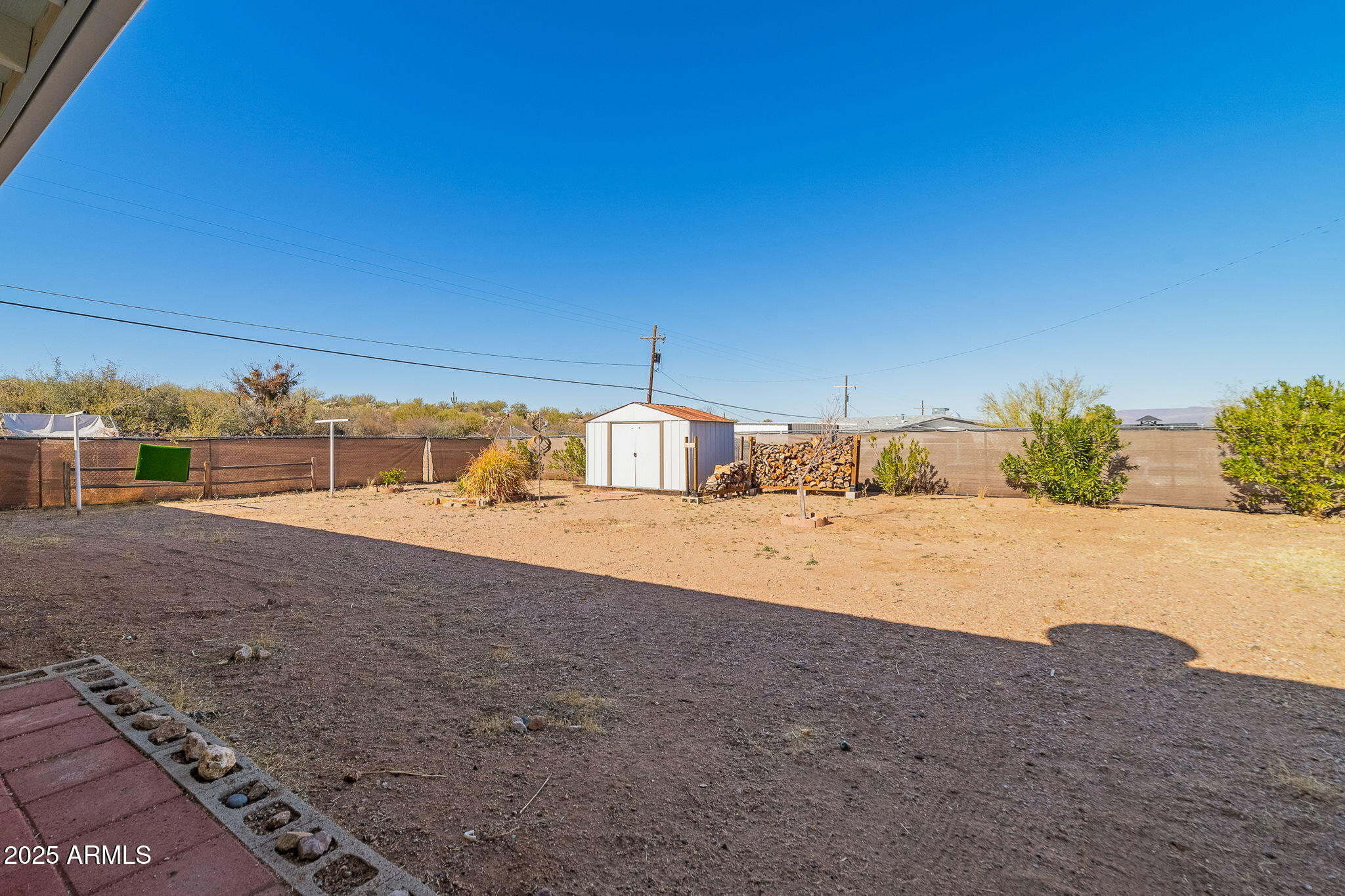 417 West Sunset Drive Mammoth, AZ 85618 - Photo 29 of 35 a house with a yard