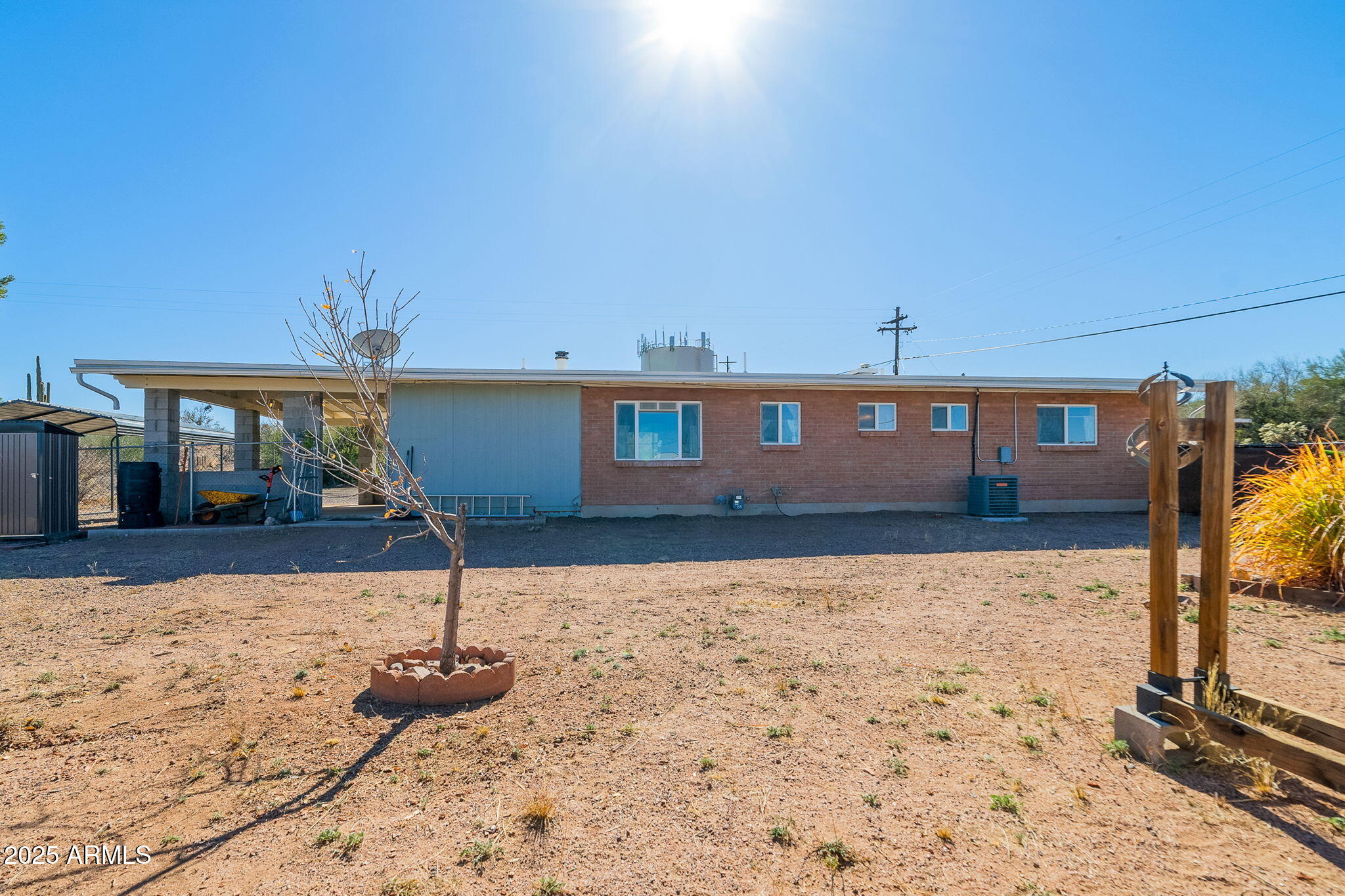 417 West Sunset Drive Mammoth, AZ 85618 - Photo 32 of 35 a front view of a house with a yard