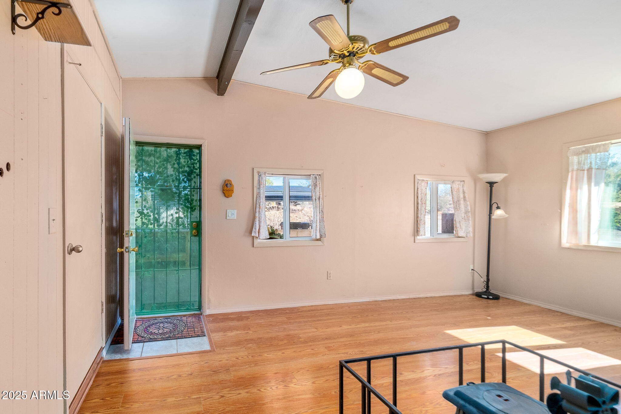 417 West Sunset Drive Mammoth, AZ 85618 - Photo 34 of 35 a view of an empty room