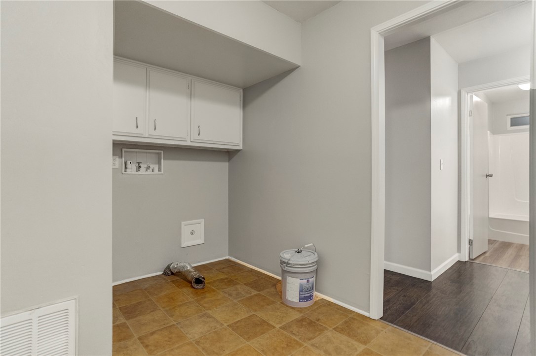 8536 Kern Canyon Road, Unit 184 Bakersfield, CA 93306 - Photo 17 of 28 a view of empty room with wooden floor