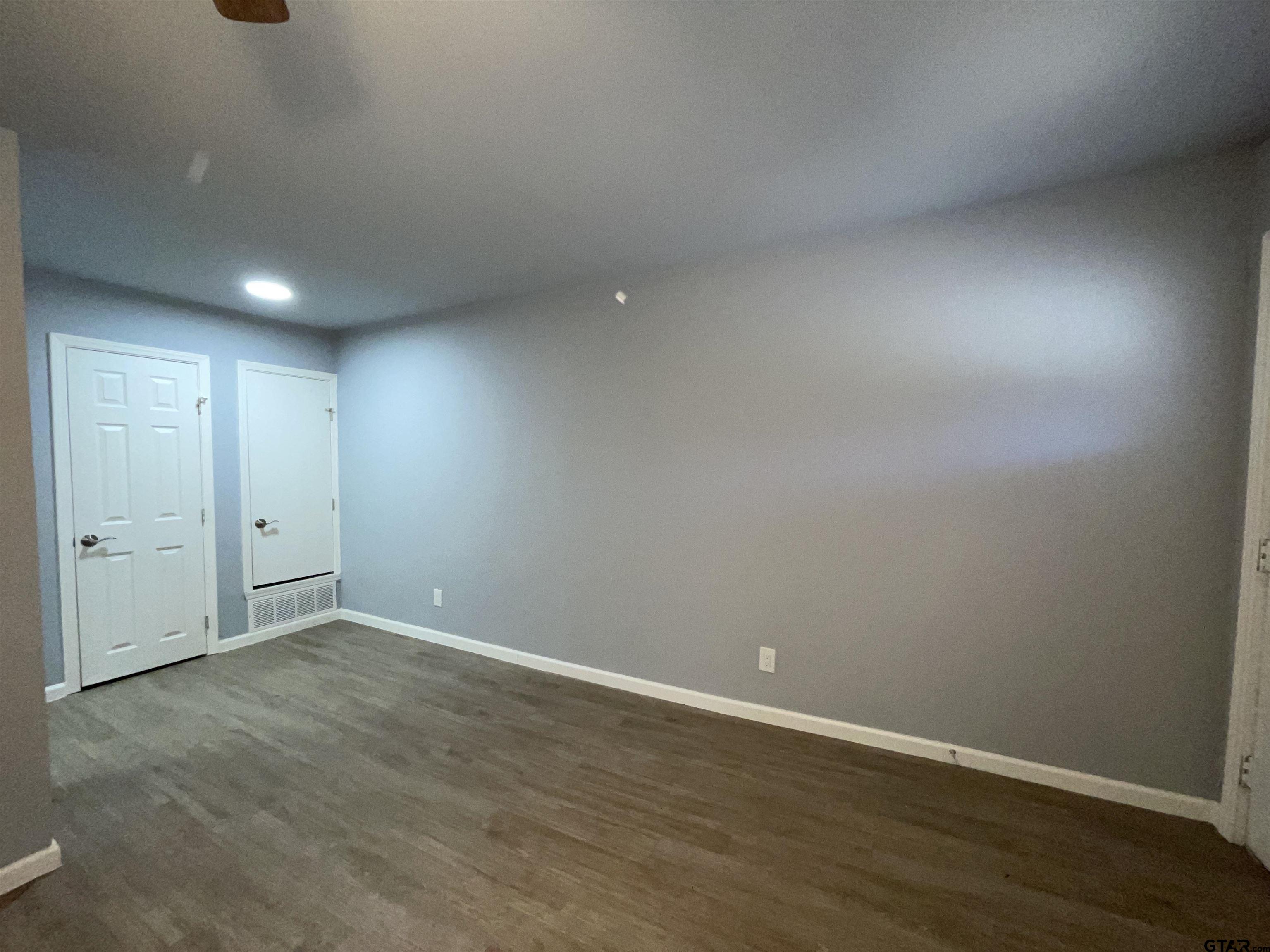 625 Augusta Avenue, Unit 10 Tyler, TX 75701 - Photo 4 of 9 a view of an empty room