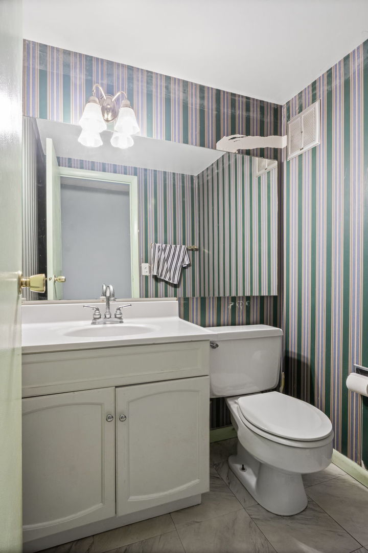 7605 Manchester Manor Hanover Park, IL 60133 - Photo 5 of 21