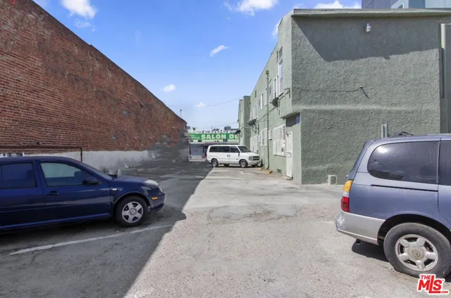 $2,295,000 | 225 West Adams Boulevard, Los Angeles, CA 90007