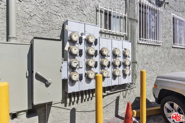 $2,295,000 | 225 West Adams Boulevard, Los Angeles, CA 90007