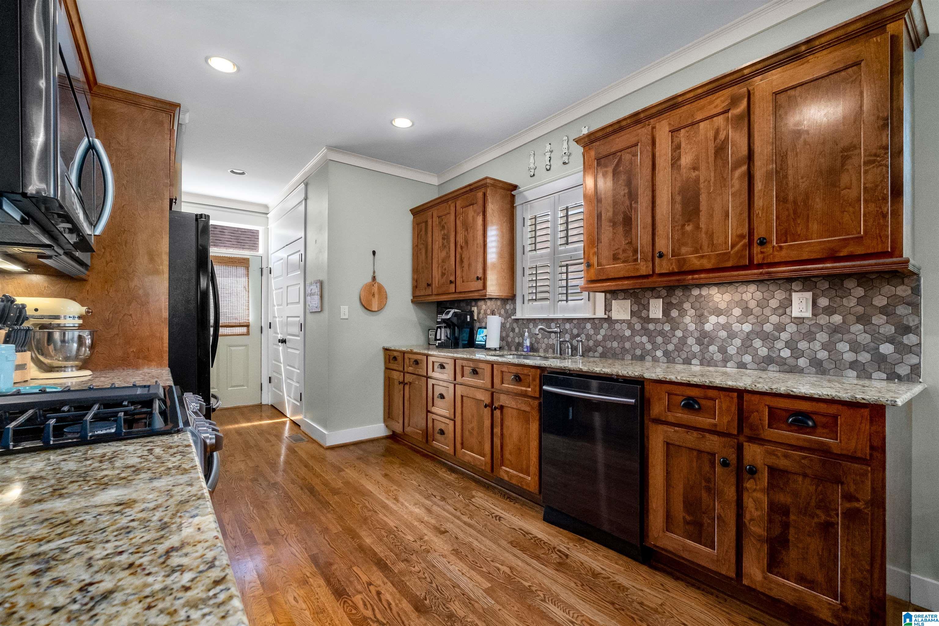 6453 Spring Street Trussville, AL 35173 - Photo 9 of 28
