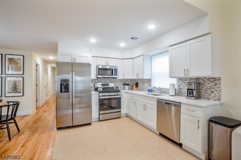 84 West Alpine Street Newark, NJ 07108 - Photo 4 of 20