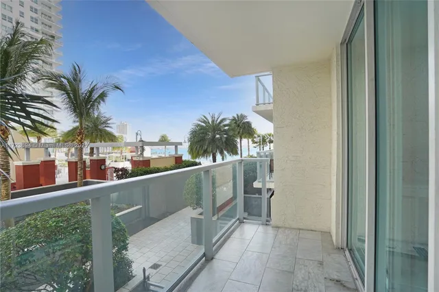 $950,000 | 1155 Brickell Bay Drive, Unit 704, Miami, FL 33131