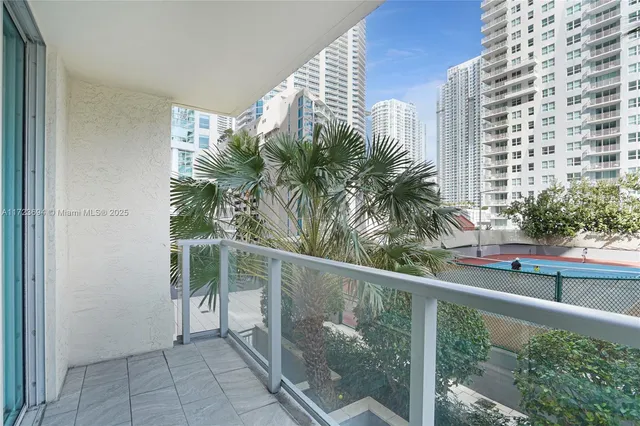 $950,000 | 1155 Brickell Bay Drive, Unit 704, Miami, FL 33131