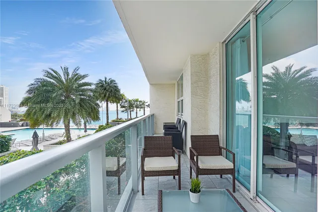 $950,000 | 1155 Brickell Bay Drive, Unit 704, Miami, FL 33131