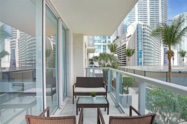 $950,000 | 1155 Brickell Bay Drive, Unit 704, Miami, FL 33131