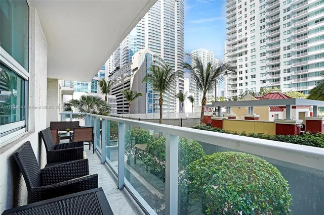 $950,000 | 1155 Brickell Bay Drive, Unit 704, Miami, FL 33131