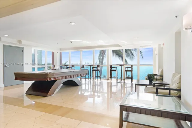 $950,000 | 1155 Brickell Bay Drive, Unit 704, Miami, FL 33131