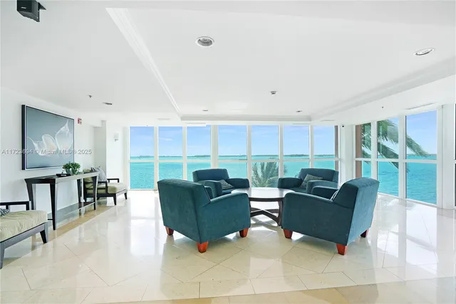 $950,000 | 1155 Brickell Bay Drive, Unit 704, Miami, FL 33131