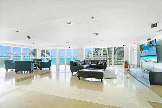 $950,000 | 1155 Brickell Bay Drive, Unit 704, Miami, FL 33131