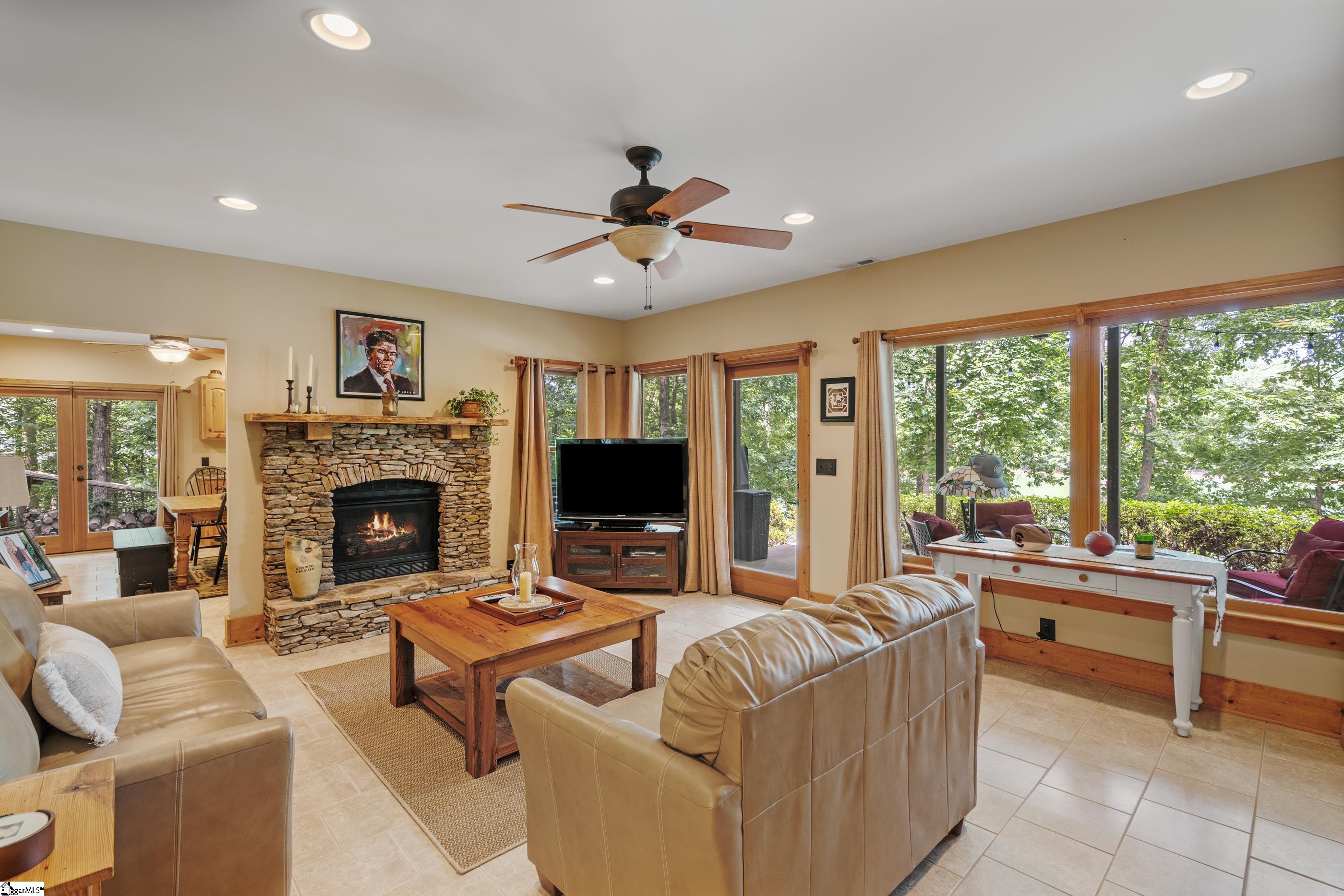207 Riverlake Road Fair Play, SC 29643 - Photo 20 of 36 Gallery Image 20