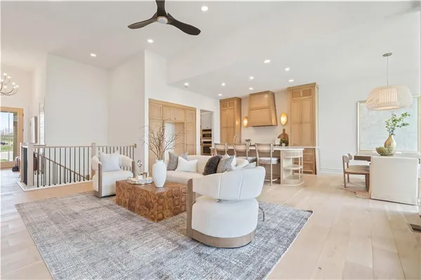 $978,340 | 1816 Northeast Lashbrook Drive, Lee's Summit, MO 64086