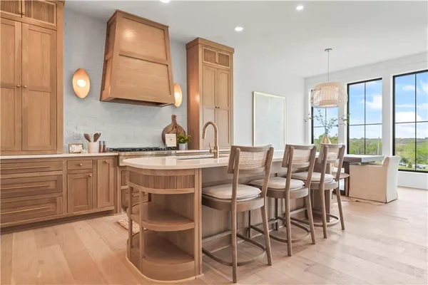 $978,340 | 1816 Northeast Lashbrook Drive, Lee's Summit, MO 64086
