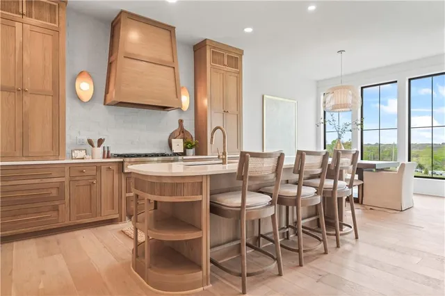 $978,340 | 1816 Northeast Lashbrook Drive, Lee's Summit, MO 64086