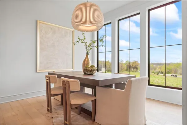 $978,340 | 1816 Northeast Lashbrook Drive, Lee's Summit, MO 64086