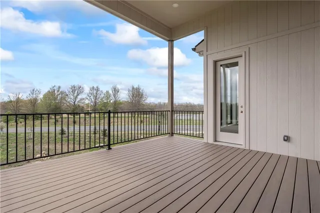 $978,340 | 1816 Northeast Lashbrook Drive, Lee's Summit, MO 64086