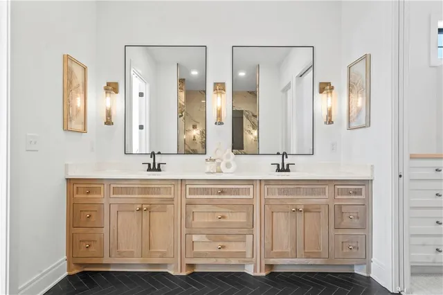 $978,340 | 1816 Northeast Lashbrook Drive, Lee's Summit, MO 64086