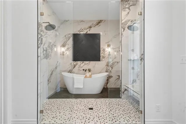 $978,340 | 1816 Northeast Lashbrook Drive, Lee's Summit, MO 64086