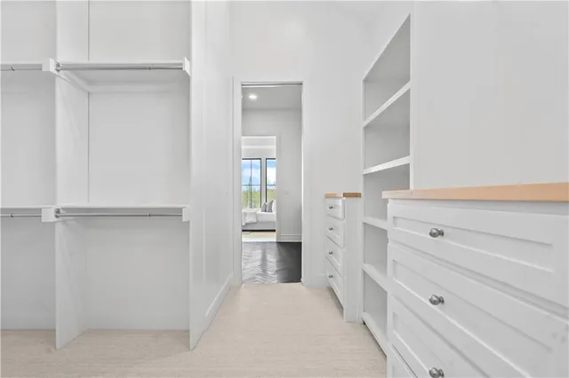 $978,340 | 1816 Northeast Lashbrook Drive, Lee's Summit, MO 64086