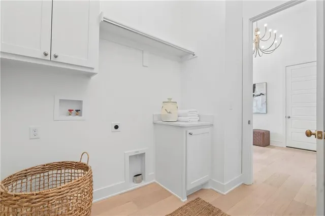 $978,340 | 1816 Northeast Lashbrook Drive, Lee's Summit, MO 64086